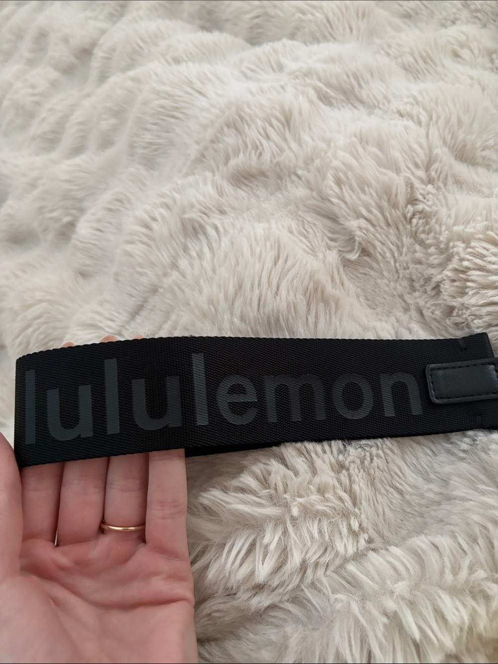 Lululemon all black keychain - Picture 7 of 7